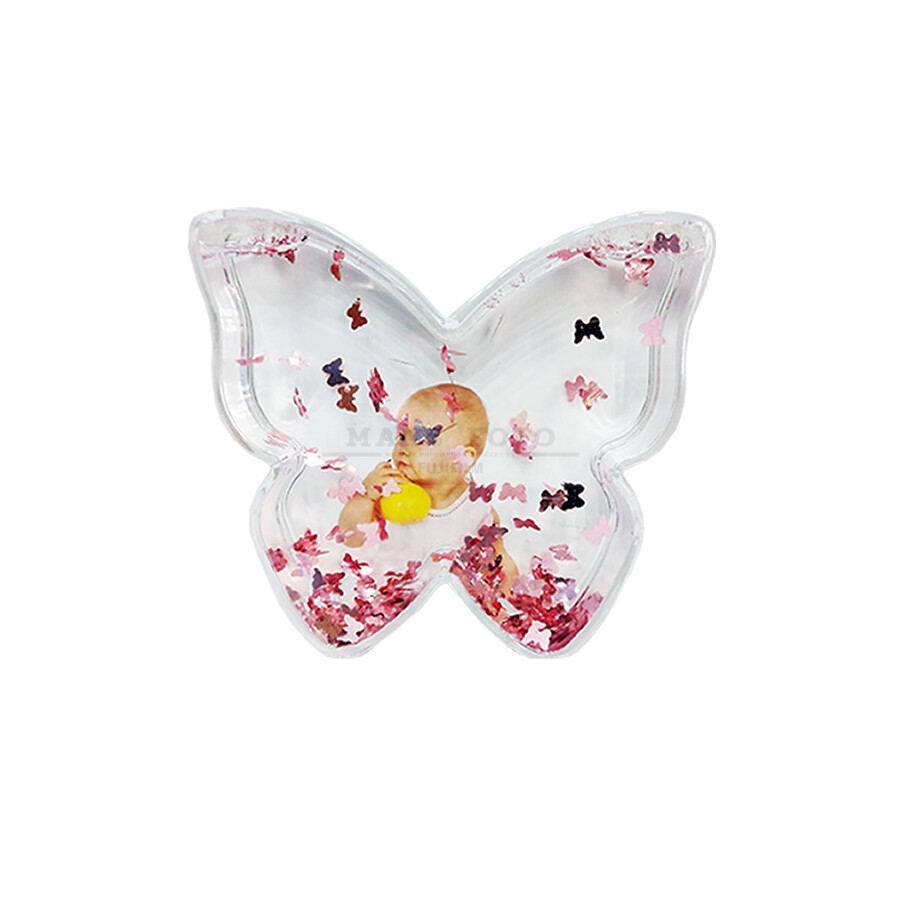 Foto rāmis,ūdens ar dekoratīviem taureņiem